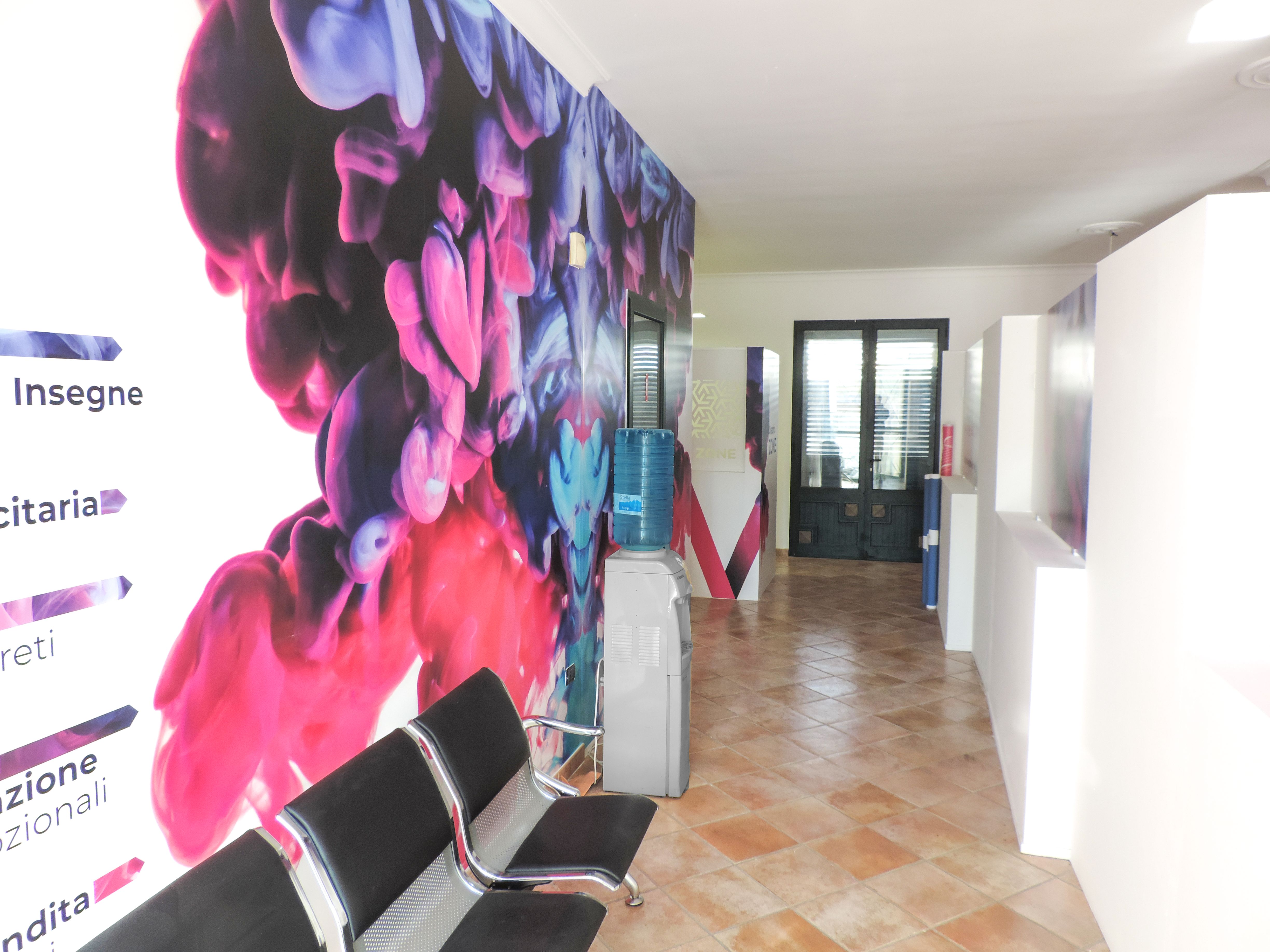 aemme pubblicità allestimenti locali commerciali, grafiche, siti web, styling mezzi commerciali, insegne a veglie